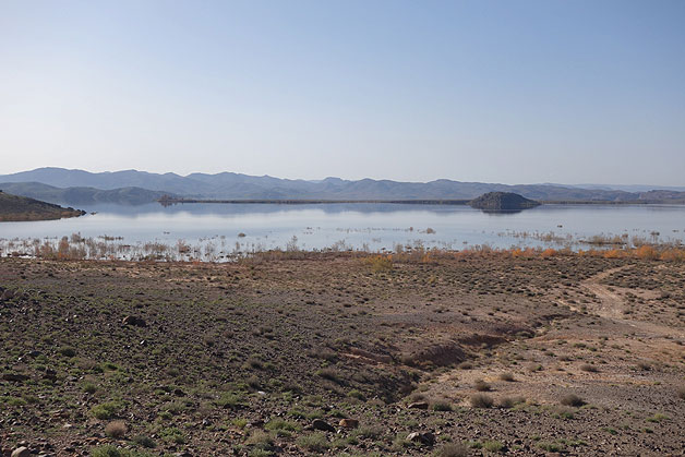 Lago Al-Mansour Ad-Dahbi em Ouarzazate