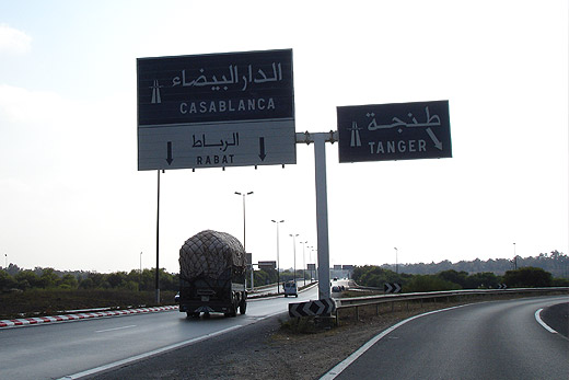 auto-estrada Casablanca - Tanger em Marrocos